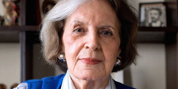 Muere escritora brasileña Lygia Fagundes