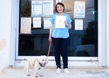 Kira Iris recibe constancia como candidata a diputada local por el Distrito X