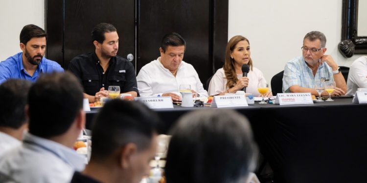 Trabajo coordinado para atender problemas, propone Mara Lezama a empresarios