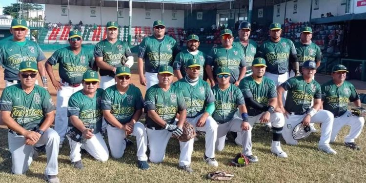 Los taxistas de Cancún nuevos campeones del torneo internacional de Sóftbol recreativo 2022
