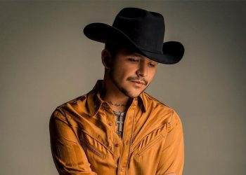 Christian Nodal se defiende ante las críticas por mudarse a EU