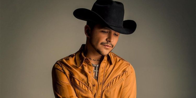 Christian Nodal se defiende ante las críticas por mudarse a EU