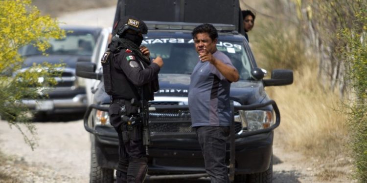 Padre de la joven Debanhi aún tiene esperanza de encontrarla con vida