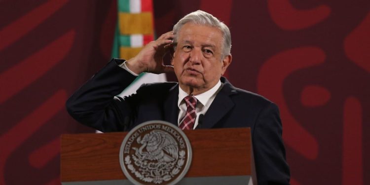 AMLO asegura que habrá más vuelos para el Aeropuerto Felipe Ángeles