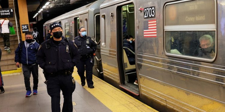 Descubren dos cadáveres en la estación del metro en Nueva York
