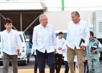 AMLO confirma que el titular de Segob no es precandidato por lo que está ayudando a la transformación del país