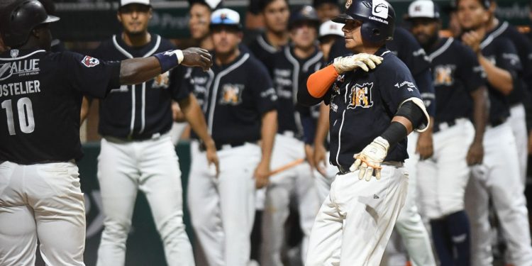 Tigres ruge en la Ciudad de México y apaga el infierno