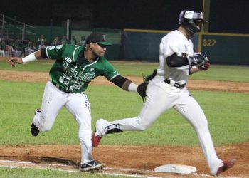 Oramas y Hernández comandan triunfo Olmeca