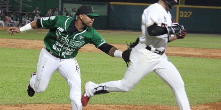 Oramas y Hernández comandan triunfo Olmeca