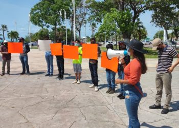 Estudiantes del albergue se manifiestan para solicitar cumplimientos de apoyos