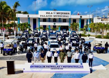 Refuerzan la seguridad pública en Isla Mujeres con la entrega de nuevo parque vehicular a la dirección general de Seguridad Pública y Tránsito