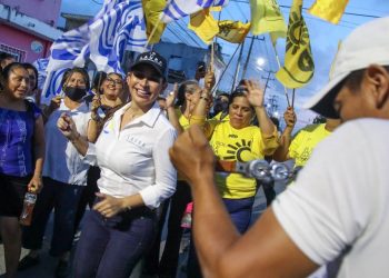 Laura Fernández garantiza fondo especial para las islas