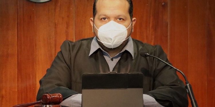 TEQROO sancionan a candidato de MC