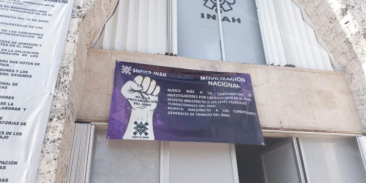 Se manifiestan por recortes y plazas en el INAH Quintana Roo