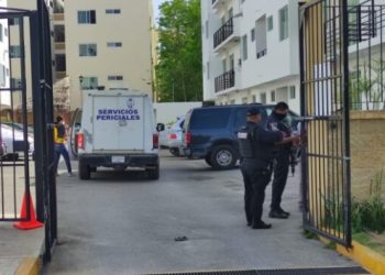 Trabajador pierde la vida tras caer del techo de un edificio en Playa del Carmen