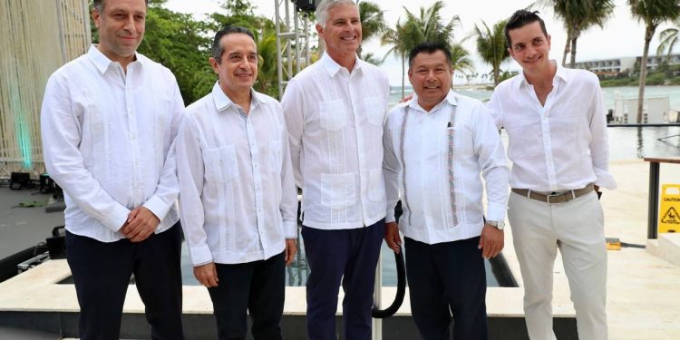 Con la inauguración de dos nuevos hoteles continúa la generación de empleo en Quintana Roo: Carlos Joaquín