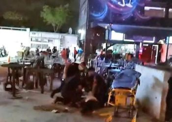 ¡Cancún bajo fuego! Dos noches de balaceras han dejado un muerto y una decena de heridos.