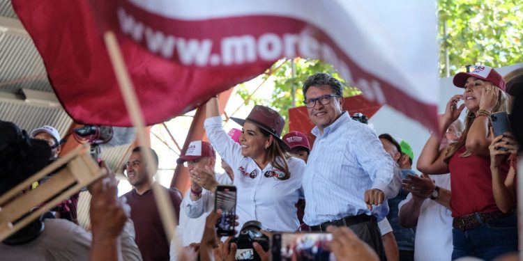 Senadores morenistas respaldan en Cancún a Mara Lezama