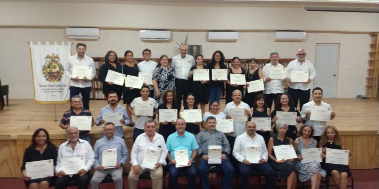 Concluye con éxito diplomado de historia de Quintana Roo; anuncian nuevas ediciones