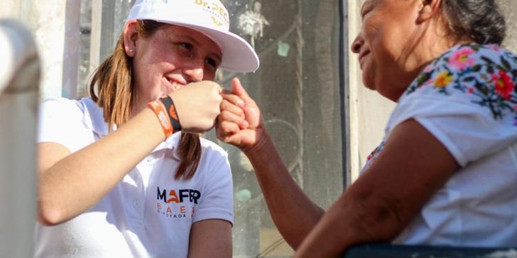 Máfer Baeza invita a la juventud quintanarroense a emprender acción ahora