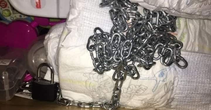 Encuentran muerto y encadenado a infante de 4 años en su vivienda