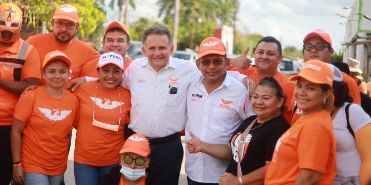 Se compromete el Dr. Pech a abrir un hospital de especialidades en José María Morelos