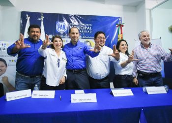 ”Vamos a dar un paso adelante y dejar fuera a malos gobierno”, destaca Kira Iris, respaldada por Marko Cortés