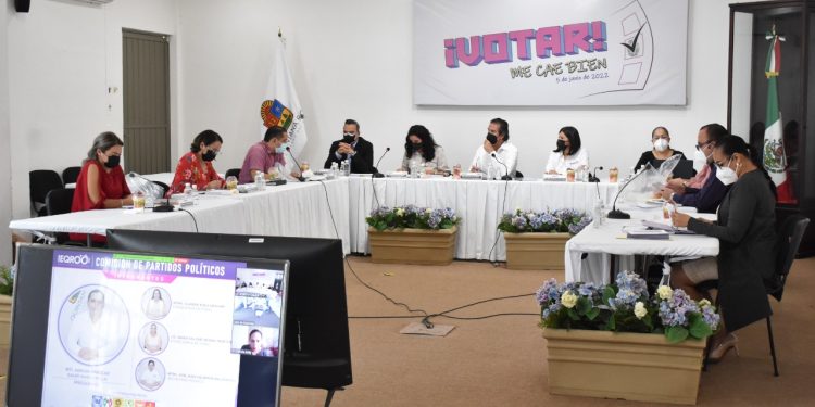 900 mil costo de debates