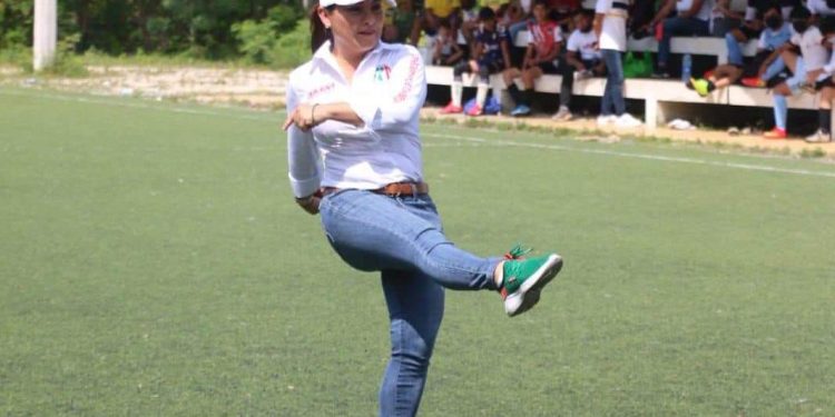 «En este partido, hacemos equipo con la juventud»: Deborah Angulo