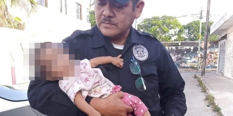 Dejan a niña abandonada en un pasillo de la sm. 64 de Cancún