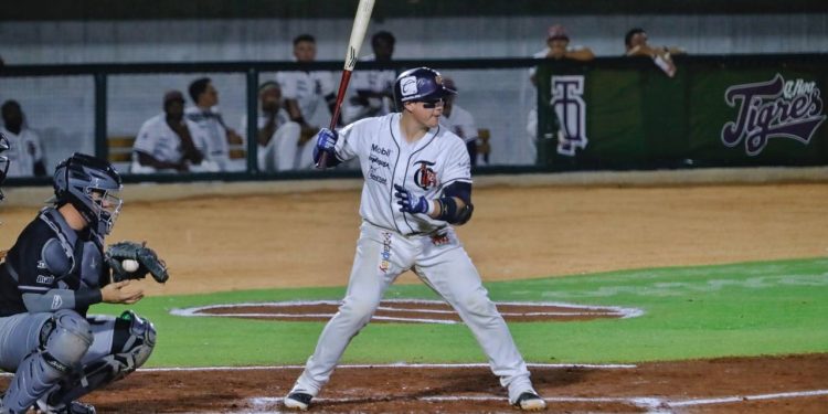 Guerreros pegó primero gracias a un rally de cuatro carreras