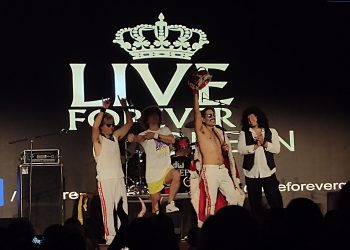 Cancún vive noche mágica con Queen y Dwigth Blake