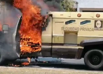 Se incendia camión de valores en Chetumal