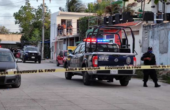 Asesinan a un hombre en el interior de un cibercafé en Cancún