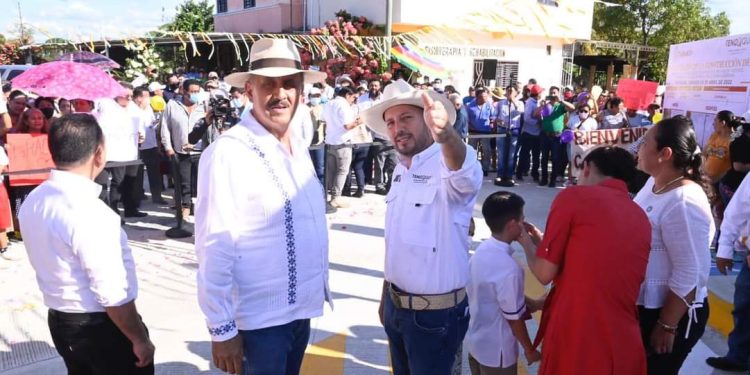 Calles pavimentadas y mejores servicios públicos, sello de 4T en Tenosique, afirma gobernador Merino
