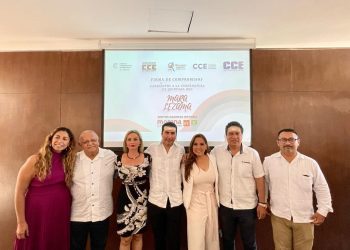 Consejos coordinadores se reúnen por igual con candidatos