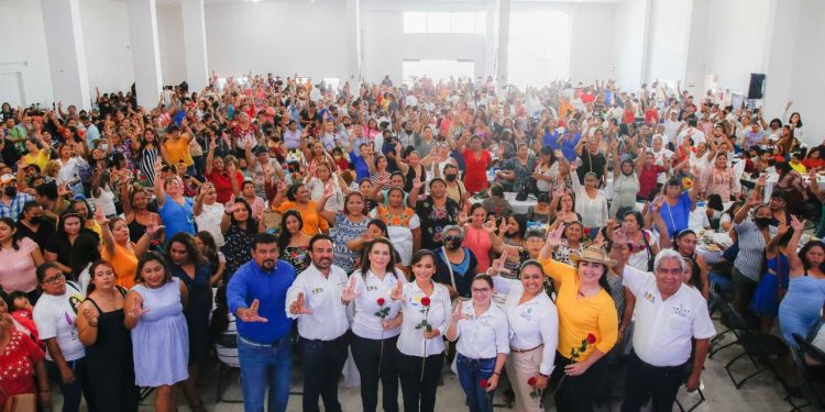 Laura Fernández garantiza respaldo y seguridad a las mujeres