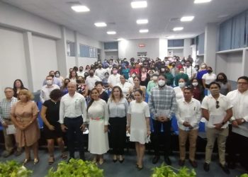 Mara Lezama y Laura Fernández presentan propuestas y compromisos ante estudiantes y la iniciativa privada