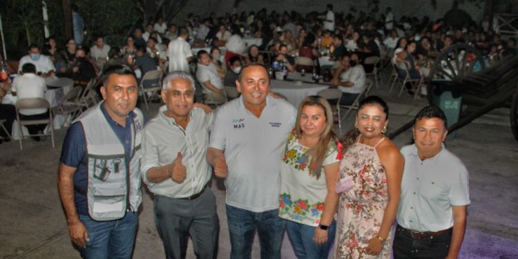 Mi pacto será también con el magisterio: Nivardo Mena