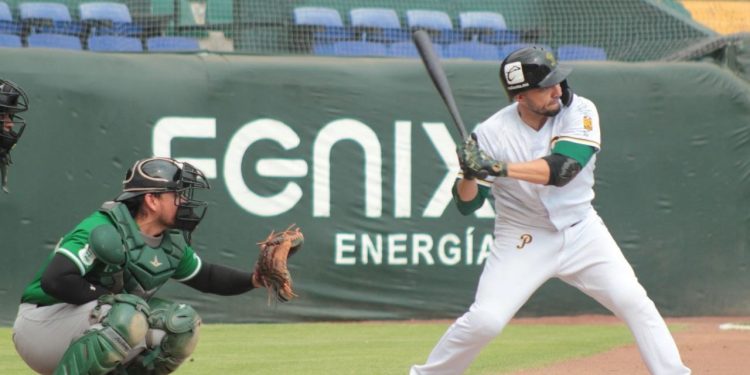 Pericos viene de atrás para empatar la serie