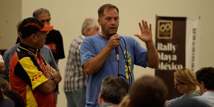 Los 240 participantes de la octava edición del Rally Maya México han cumplido con los requisitos y tras la junta de pilotos solo queda subirse a los autos