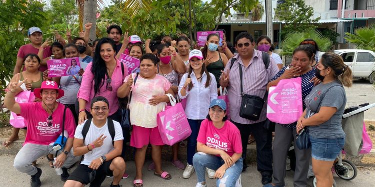 En la recta final, Odalis Gómez suma a cientos de seguidores