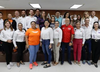 Combate a la corrupción y transparencia en el presupuesto, tarea de Estefanía Mercado en el Congreso