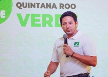 Sánchez Tajonar le miente a los cozumeleños ocultando su militancia