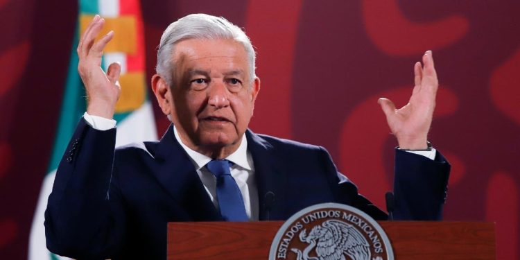 AMLO respalda a Claudia Sheinbaum ante el informe de la Línea 12 del Metro