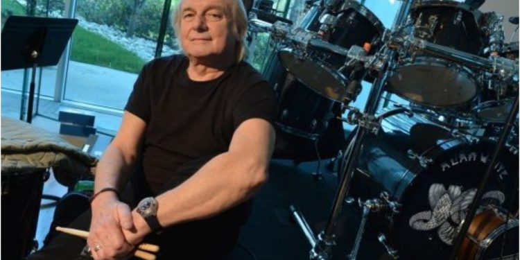 Murió Alan White, baterista de John Lennon y del grupo de rock «Yes»