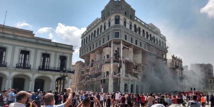 Suman nueve los fallecidos tras explosión por una fuga de gas en La Habana