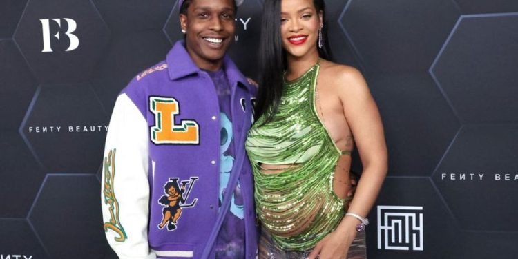 Rihanna y su esposo se convierten en padres