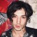 Ezra Miller es acusado de suministrar drogas a una joven