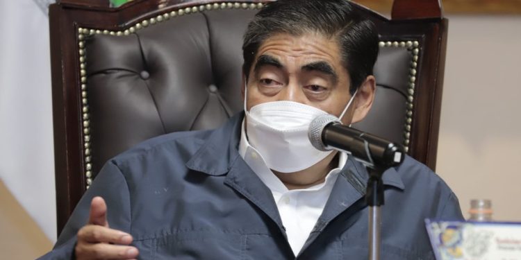 El uso de cubrebocas es nuevamente obligatorio en Puebla